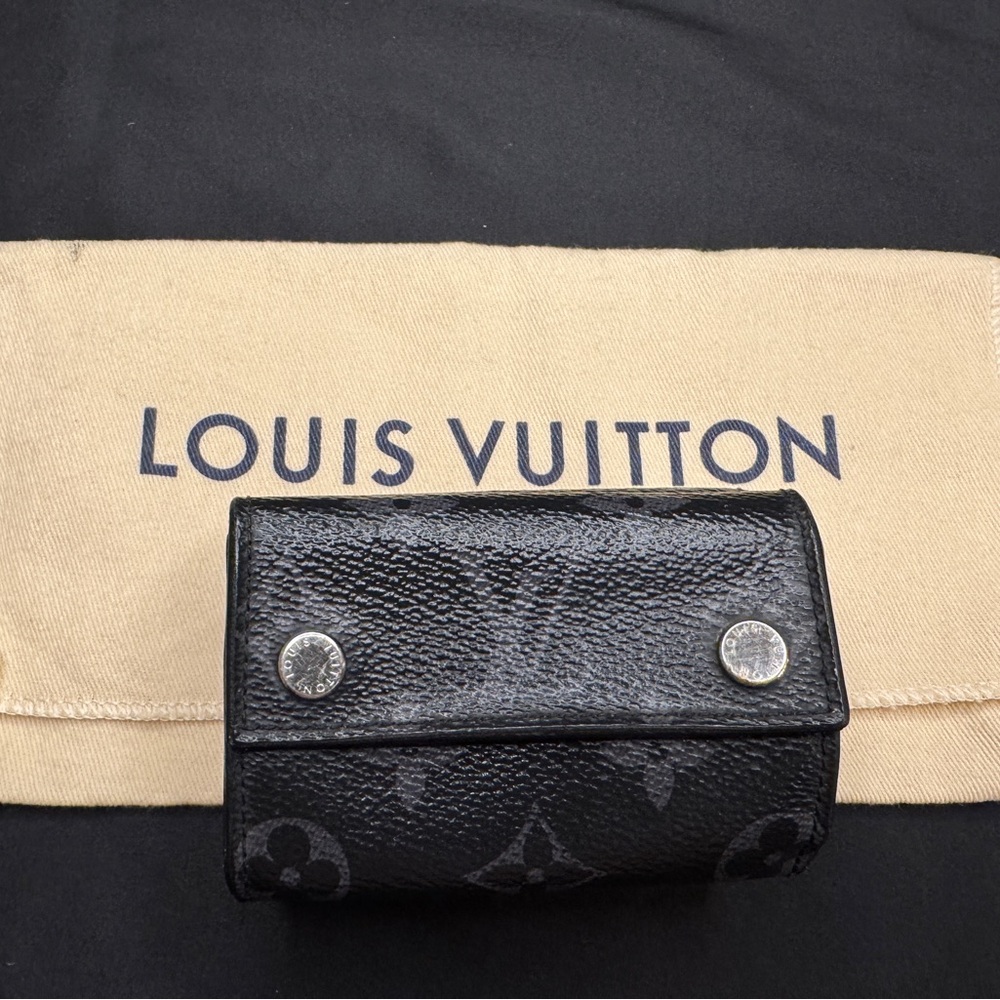 Lv Louis Vuitton Monogram Eclipse Discovery Compa… - image 1